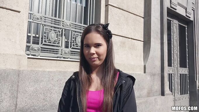 Brittney Gets Picked Up And Fucked