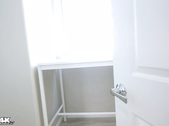 Buxom Milf Kenzie Taylor Rocks Stepson’s BBC After Shower   Mom 4K