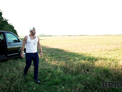 Slim Bride Una Fairy Fucked In The Car After Running Away