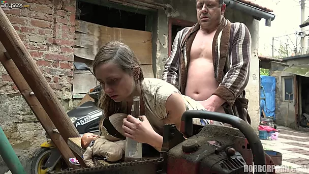 Horror Foursome In Backyard With Stepdaughter And Stepmother 4k