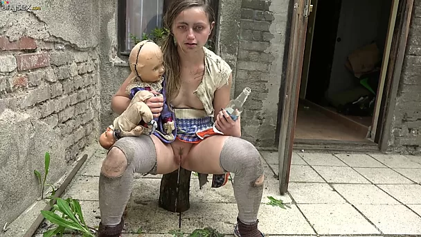 Horror Foursome In Backyard With Stepdaughter And Stepmother 4k