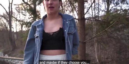 Gigi Max Spreads Her Pussy Wide Open In An Outdoor Quickie For Cash