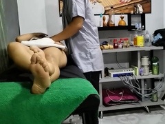 A Massagista Me Satisfaz Com Sexo Intenso Enquanto O Marido