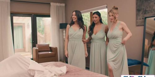 The Bridesmaid Who Lick Bride The Best Becomes Maid Of Honor