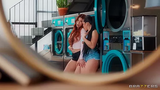 Alexis Doll And Jordi El Nino Polla In 2 For 1 Laundromat Pussy