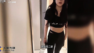 Chinese Beauty Shows Her Pussy And Gets Creampied By Roommate