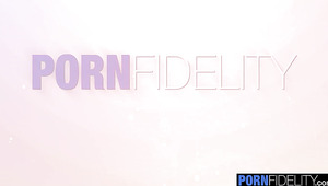 Bombshell Of A MILF Kaira Kampen Does Her Best To Please